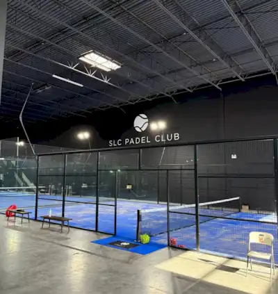 Indoor full panorama padel court